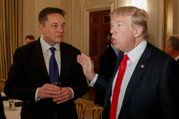 TRUMP DESDENHA CRÍTICAS DE MUSK